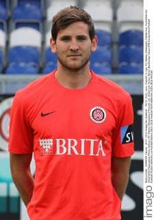 29.07.2015, xsvx, Fussball 3.Liga, SV Wehen Wiesbaden Fototermin, Portraittermin 2015 2016 Neuzugang Niklas Dahms (SV Wehen Wiesbaden) Portrait