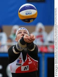 Beach volleyball Beachvolleyball - CEV European Championships 2015 KLAGENFURT,AUSTRIA,30.JUL.15 - BEACH VOLLEYBALL - CEV Beach Volleyball European Championships. Image shows Valerie Teufl (AUT). GEPAxpictures xDanielxGoetzhaber