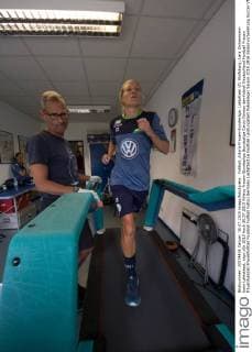 Fußball, Allianz Frauen-Bundesliga, Laktattest VfL Wolfsburg; Lara Dickenmann beim Laktattest. xtgx