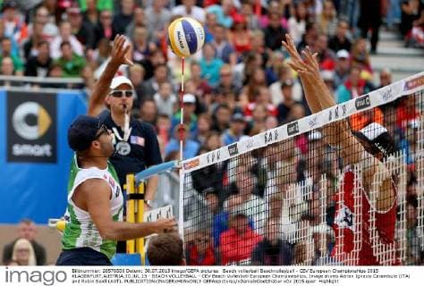 Beach volleyball Beachvolleyball - CEV European Championships 2015 KLAGENFURT,AUSTRIA,30.JUL.15 - BEACH VOLLEYBALL - CEV Beach Volleyball European Championships. Image shows Adrian Ignacio Carambula (ITA) and Robin Seidl (AUT). GEPAxpictures xDanielxGoetzhaber