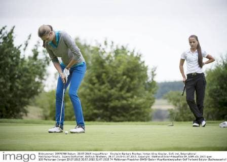 Sinsheim Barbara Roether, hinten Aline Krauter, Golf, imt, International Matchplay-Trophy, Jugens Golfturnier, Golfclub Sinsheim, 29.07.2015-31.07.2015, Copyright: Walther Eibner-Pressefoto EP_SWR