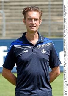 Aktuell Fußball, 1. BL, SV Darmstadt 98 Porträttermin 30.07.2015, xfux, Fussball 1.Bundesliga, SV Darmstadt 98 Porträttermin 2015 2016 emspor, v.l. Mannschaftsarzt Dr. med. Ingo Schwinnen (SV Darmstadt 98) Portrait