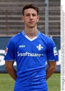 Aktuell Fußball, 1. BL, SV Darmstadt 98 Porträttermin 30.07.2015, xfux, Fussball 1.Bundesliga, SV Darmstadt 98 Porträttermin 2015 2016 emspor, v.l. Nick Volk (SV Darmstadt 98) Portrait