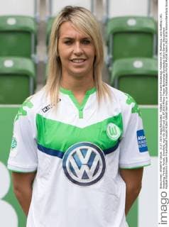 Fußball, Allianz Frauen-Bundesliga, Fototermin VfL Wolfsburg; Lena Goeßling (28), Goessling, Porträt, Portait, Einzelbild. xtgx