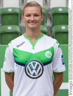 Fußball, Allianz Frauen-Bundesliga, Fototermin VfL Wolfsburg; Alexandra Popp (11), Porträt, Portait, Einzelbild. xtgx