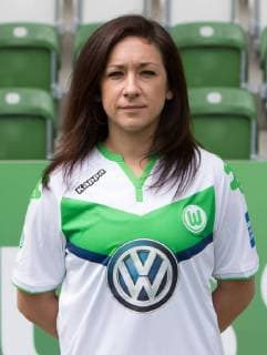Fußball, Allianz Frauen-Bundesliga, Fototermin VfL Wolfsburg; Nadine Keßler (13), Kessler, Porträt, Portait, Einzelbild. xtgx