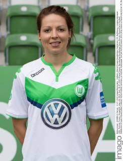 Fußball, Allianz Frauen-Bundesliga, Fototermin VfL Wolfsburg; Vanessa Bernauer (18), Porträt, Portait, Einzelbild. xtgx