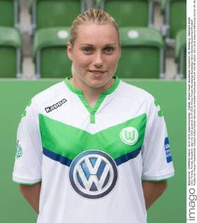 Fußball, Allianz Frauen-Bundesliga, Fototermin VfL Wolfsburg; Stephanie Bunte (20), Porträt, Portait, Einzelbild. xtgx
