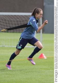 Fußball, Allianz Frauen-Bundesliga, Training VfL Wolfsburg; Tessa Wullaert beim Sprinttraining. xtgx
