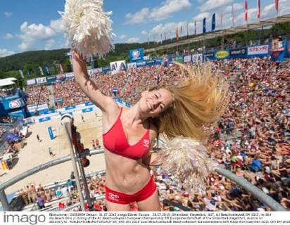 31.07.2015, Strandbad, Klagenfurt, AUT, A1 Beachvolleyball EM 2015, im Bild die Beach Girls during of the A1 Beachvolleyball European Championship EM Europameisterschaft at the Strandbad Klagenfurt, Austria on 2015 07 31.  EX_STE  