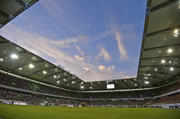 01.08.2015, DFL-Supercup 2015, VfL Wolfsburg - , in der Volkswagen-Arena Wolfsburg. Blau weisser Wolkenhimmel über dem Stadion. 