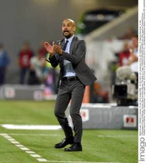 01.08.2015, DFL-Supercup 2015, VfL Wolfsburg - FC Bayern München, in der Volkswagen-Arena Wolfsburg. Trainer Pep Guardiola (Bayern München) in Rage. 