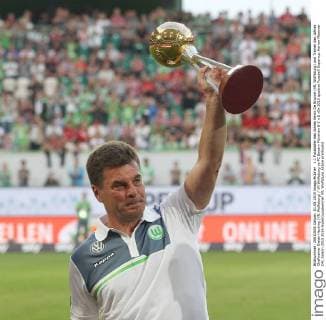 v.l. Fussballer des Jahres Kevin De Bruyne (VfL Wolfsburg) und Trainer des Jahres Cheftrainer Dieter Hecking (VfL Wolfsburg) Vfl Wolfsburg vs FC Bayern München 6-5 n.E
