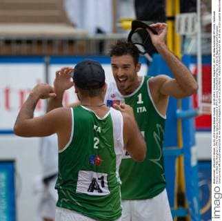 02.08.2015, Strandbad, Klagenfurt, AUT, A1 Beachvolleyball EM 2015, Halbfinale Herren, im Bild Alex Ranghieri 1 ITA Adrian Ignacio Carambula 2 ITA during Semifinal Final Men, of the A1 Beachvolleyball European Championship EM Europameisterschaft at the Strandbad Klagenfurt, Austria on 2015 08 02.  EX_STE  