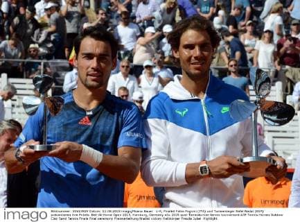 L-R, Finalist Fabio Fognini (ITA) und Turniersieger Rafel Nadal (ESP) präsentieren ihre Pokale. Bet-At-Home Open 2015, Hamburg, Germany