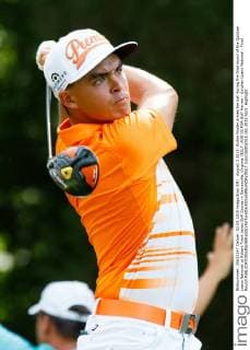 August 2 2015: Rickie Fowler drives the ball during the final round of the Quicken Loans National at Robert Trent Jones Golf Course in Gainesville, Virginia. GOLF: AUG 02 PGA Golf Herren - Quicken Loans National - Final Round Icon150802025 EDITORIAL USE ONLY