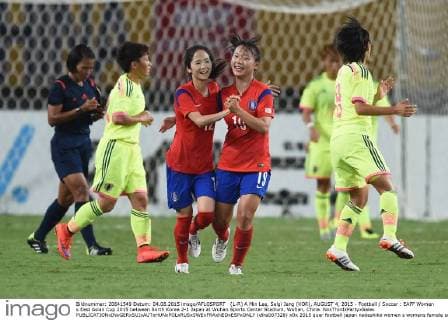 (L-R) A Min Lee, Selgi Jang (KOR), AUGUST 4, 2015 - Football Soccer : EAFF Women s East Asian Cup 2015 between Sorth Korea 2-1 Japan at Wuhan Sports Center Stadium, Wuhan, China. NoxThirdxPartyxSales  (dlra007328)