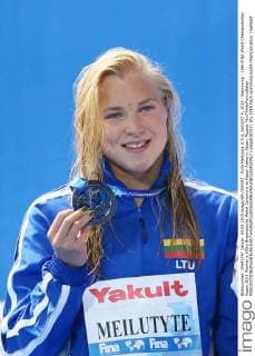 Ruta Meilutyte (LTU), AUGUST 4, 2015 - Swimming : 16th FINA World Championships Kazan 2015 Women s 100m Breaststroke Medal Ceremony at Kazan Arena in Kazan, Russia. NoxThirdxPartyxSales  (umqa026712)
