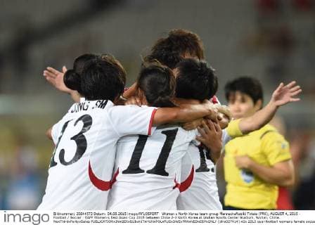 Women s North Korea team group Mannschaftsbild Totale (PRK), AUGUST 4, 2015 - Football Soccer : EAFF Women s East Asian Cup 2015 between China 2-3 North Korea at Wuhan Sports Center Stadium, Wuhan, China. NoxThirdxPartyxSales  (dlra007414)