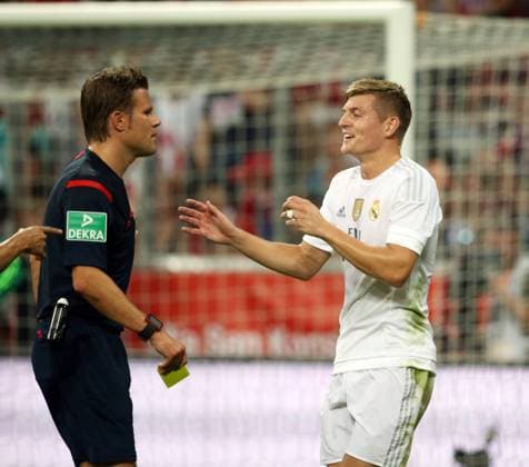 München, Fussball, Herren, Audi cup 2015, Finale FC Bayern München vs Real Madrid, 05.08.2015, Allianz arena München, Felix Brych, Schiedsrichter, Toni Kroos, Real Madrid