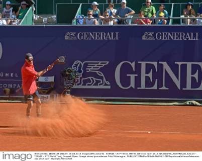 TENNIS - ATP Tennis Herren Generali Open 2015 KITZBUEHEL,AUSTRIA,06.AUG.15 - TENNIS - ATP World Tour, Generali Open. Image shows groundsman Fritz Mitteregger. GEPAxpictures xHansxOsterauer