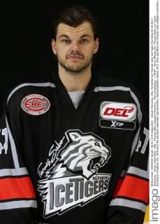 Aktuell Eishockey, DEL, Porträttermin Thomas Sabo Ice Tigers Nürnberg 06.08.2015 - Eishockey - Saison 2015 2016 - DEL - Thomas Sabo Icetigers Nürnberg - Mannschaftsfoto - MaWi - Marco Pfleger (47, Thomas Sabo Ice Tigers Nürnberg) Einzelbild