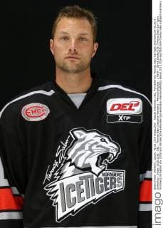 Aktuell Eishockey, DEL, Porträttermin Thomas Sabo Ice Tigers Nürnberg 06.08.2015 - Eishockey - Saison 2015 2016 - DEL - Thomas Sabo Icetigers Nürnberg - Mannschaftsfoto - MaWi - David Steckel (39, Thomas Sabo Ice Tigers Nürnberg) Einzelbild