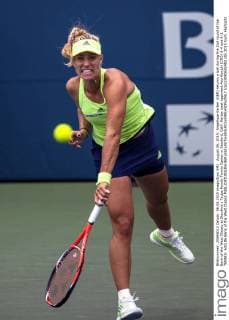 August 06, 2015: Angelique Kerber (GER) returns a ball during the 2nd round of the Bank of the West Classic at Stanford s Taube Family Tennis Center in Stanford, Calif. Kerber beat opponent Ana Konjuh (CRO) 6-4 and 6-3. TENNIS: AUG 06 Bank of the West Classic Icon15080602482 EDITORIAL USE ONLY