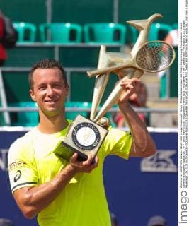 Sieger Philipp Kohlschreiber mit Pokal, Siegerehrung,Praesentation, Tennis - Generali-Kitzbuehel-Open2015 - ATP Tennis Herren 250 - Kitzbuehler Tennis Club - Kitzbuehel - Tirol - Oesterreich - 8 August 2015. Juergen Hasenkopf