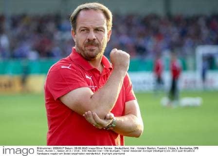 Deutschland, Kiel , Holstein Stadion, Fussball, 3.Liga, 1. Bundesliga, DFB Pokal , Runde 1 , Saison 2015 2016 , KSV Holstein Kiel - VFB Stuttgart, Trainer Alexander Zorniger (Stuttgart)