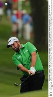 Aktuell Golf, WGC Bridgestone Invitational in Akron Aug. 8, 2015 - Akron, OH, USA - Shane Lowry hits a chip shot on the 13th hole during the third round of the World Golf Championships-Bridgestone Invitational at Firestone Country Club in Akron, Ohio, on Saturday, Aug. 8, 2015. World Golf Championships-Bridgestone Invitational, third round - ZUMAm67_