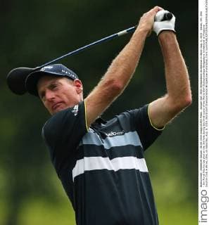 Aktuell Golf, WGC Bridgestone Invitational in Akron Aug. 8, 2015 - Akron, OH, USA - Jim Furyk hits his tee shot on the 3rd hole during the third round of the World Golf Championships-Bridgestone Invitational at Firestone Country Club in Akron, Ohio, on Saturday, Aug. 8, 2015. World Golf Championships-Bridgestone Invitational, third round - ZUMAm67_