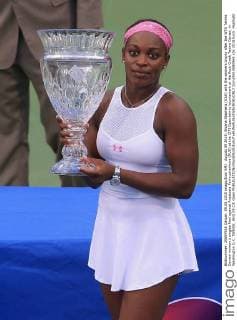 August 09 2015: Sloane Stephens (USA) with the winners trophy after the WTA Tennis Damen women s singles final against Anastasia Pavlyuchenkova (RUS) at the CITI Open tennis tournament at the Rock Creek Tennis Center, in Washington D.C. TENNIS: AUG 09 Citi Open Icon25515080969 EDITORIAL USE ONLY