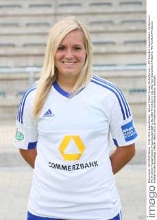 Aktuell Fußball, Damen, Porträttermin 1. FFC Frankfurt Laura Störzel - Fototermin 1. FFC Frankfurt