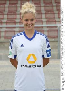 Aktuell Fußball, Damen, Porträttermin 1. FFC Frankfurt Celine Rumpf - Fototermin 1. FFC Frankfurt