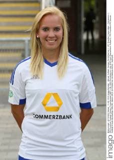 Aktuell Fußball, Damen, Porträttermin 1. FFC Frankfurt Jana Löber - Fototermin 1. FFC Frankfurt