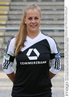 Aktuell Fußball, Damen, Porträttermin 1. FFC Frankfurt Cara Bösl - Fototermin 1. FFC Frankfurt