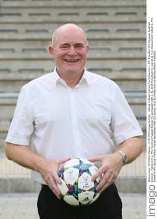 Aktuell Fußball, Damen, Porträttermin 1. FFC Frankfurt FFC Manager Siegfried Dietrich - Fototermin 1. FFC Frankfurt