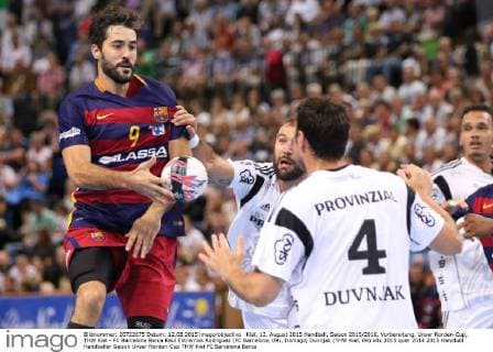 Kiel, 12. August 2015 Handball, Saison 2015 2016, Vorbereitung, Unser Norden-Cup, THW Kiel - FC Barcelona Barca Raul Entrerrios Rodriguez (FC Barcelona, 09), Domagoj Duvnjak (THW Kiel, 04)