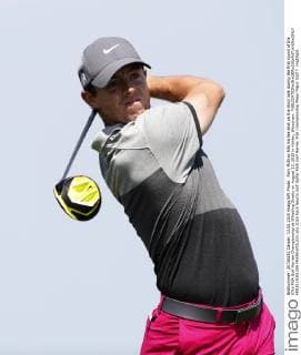 Rory McIlroy hits his tee shot on the third hole during the first round of the 97th PGA Golf Herren Championship at Whistling Straits on August 13, 2015 in Kohler, Wisconsin.  FPX2015081309 FRANKxPOLICH