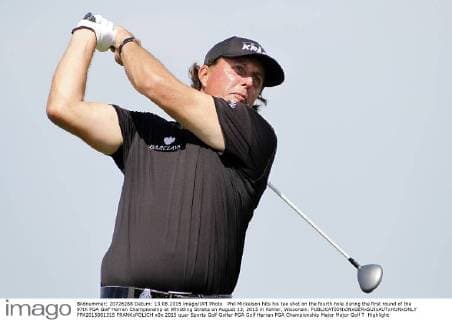 Phil Mickelson hits his tee shot on the fourth hole during the first round of the 97th PGA Golf Herren Championship at Whistling Straits on August 13, 2015 in Kohler, Wisconsin.  FPX2015081315 FRANKxPOLICH