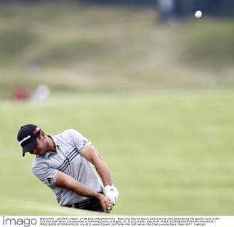 Jason Day hits his second shot onto the 10th green during the second round of the 97th PGA Golf Herren Championship at Whistling Straits on August 14, 2015 in Kohler, Wisconsin.  FPX2015081418 FRANKxPOLICH