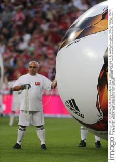 Eröffnungszeremonie für die neue Bundesligasaison FC Bayern München - HSV FC Bayern München - Hamburger Sportverein 1. Bundesliga, Saison 2015 2016 Fußball, Fussball, soccer, Herren, Deutschland, Germany, München, 14.8.2015 Allianz Arena