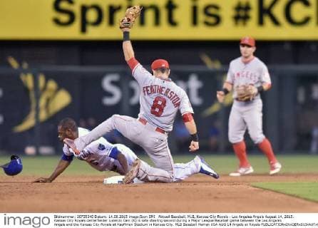 Aktuell Baseball, MLB, Kansas City Royals - Los Angeles Angels August 14, 2015: Kansas City Royals centerfielder Lorenzo Cain (6) is safe stealing second during a Major League Baseball game between the Los Angeles Angels and the Kansas City Royals at Kauffman Stadium in Kansas City. MLB Baseball Herren USA AUG 14 Angels at Royals Icon150814001 EDITORIAL USE ONLY