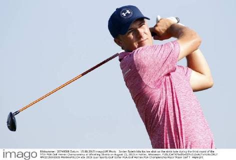 Jordan Spieth hits his tee shot on the ninth hole during the third round of the 97th PGA Golf Herren Championship at Whistling Straits on August 15, 2015 in Kohler, Wisconsin.  FPX2015081509 FRANKxPOLICH