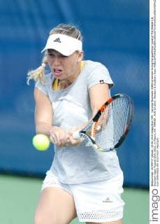 Caroline Wozniacki (DEN) practices during the qualifying round of The Western & Southern Open August 15th, 2015, in Mason, OH. TENNIS: AUG 15 2015: Western & Southern Open Icon150816002 EDITORIAL USE ONLY