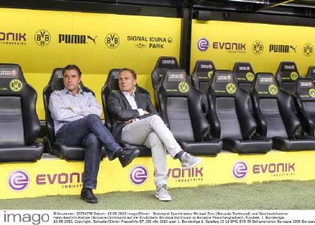 Dortmund Sportdirektor Michael Zorc (Borussia Dortmund) und Geschaetsfuehrer Hans-Joachim Watzke (Borussia Dortmund) auf der Ersatzbank Borussia Dortmund vs Borussia Moenchengladbach, Fussball, 1. Bundesliga, 15.08.2015, Copyright: Schueler Eibner-Pressefoto EP_JSE