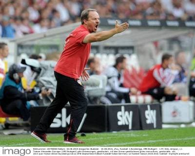 16.08.2015, xfux, Fussball 1.Bundesliga, VfB Stuttgart - 1.FC Köln, emspor, v.l. Trainer Alexander Zorniger (VfB Stuttgart) gibt Anweisungen, gestikuliert, mit den Armen gestikulieren gives instructions, gesticulate.