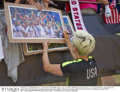 Aug. 16, 2015 - Pittsburgh, Pennsylvania, U.S - Autographs being signed after the game. Team USA begins it s 10 game Victory Tour against fellow World Cup contender Costa Rica at Heinz Field in Pittsburgh. Soccer 2015 - USA vs CRC - ZUMAk108