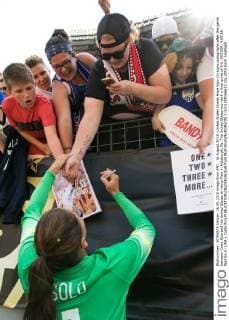 16 August 2015: United States Goalie Hope Solo (1) signs autographs after the game between Costa Rica and the United States at Heinz Field in Pittsburgh, Pa. The United States won with a final score of 8-0. SOCCER: AUG 16 Women s - USA v Costa Rica Icon1508166627 EDITORIAL USE ONLY